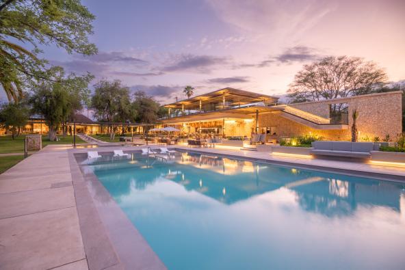 Mokuti Etosha Lodge - Pool